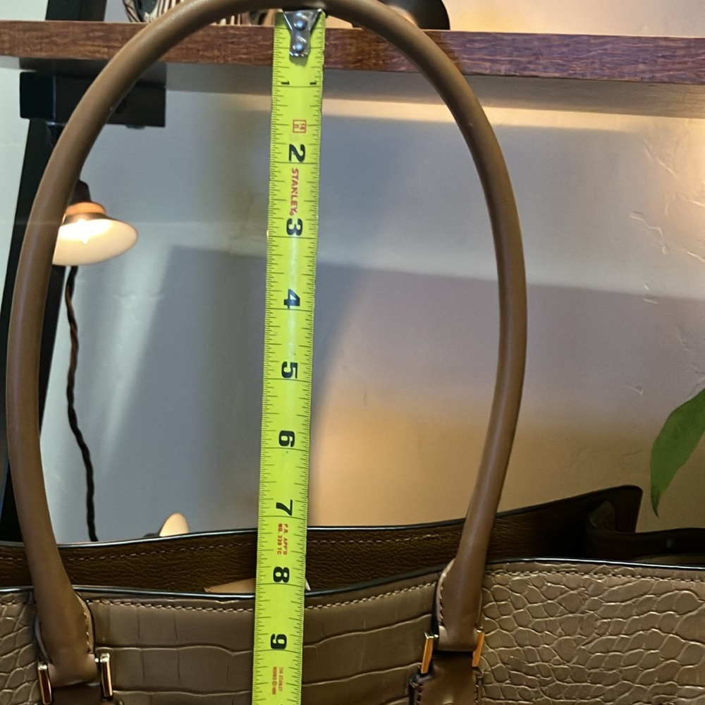 Michael Kors Hamilton Tote - Picture 13 of 14